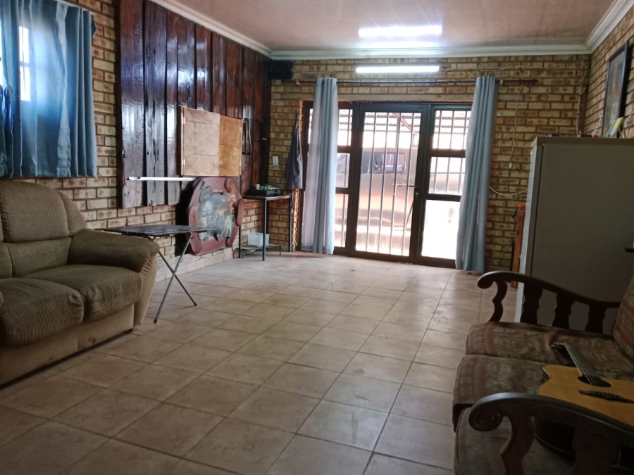 5 Bedroom Property for Sale in Kuruman Northern Cape